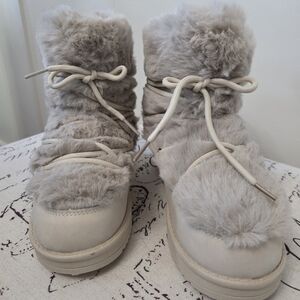Ardene Cream Faux Fur Winter Boots